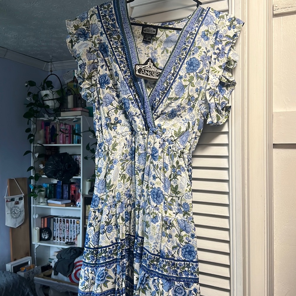 Angie flutter sleeve dress